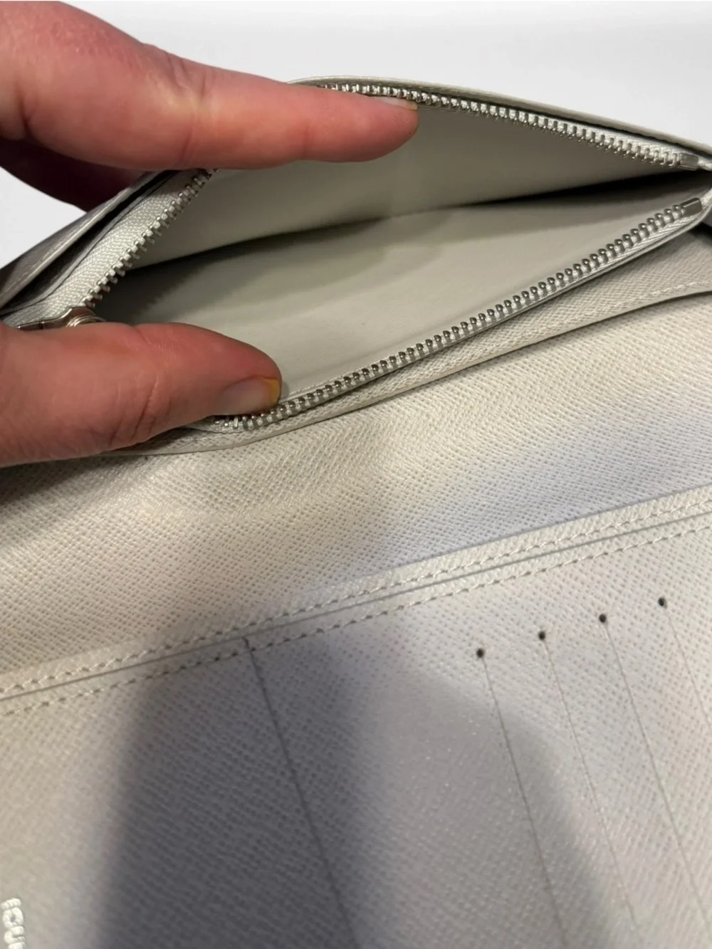 Louis Vuitton Brazza Wallet Monogram Antarctica Taiga White Bifold Dustbag Abloh